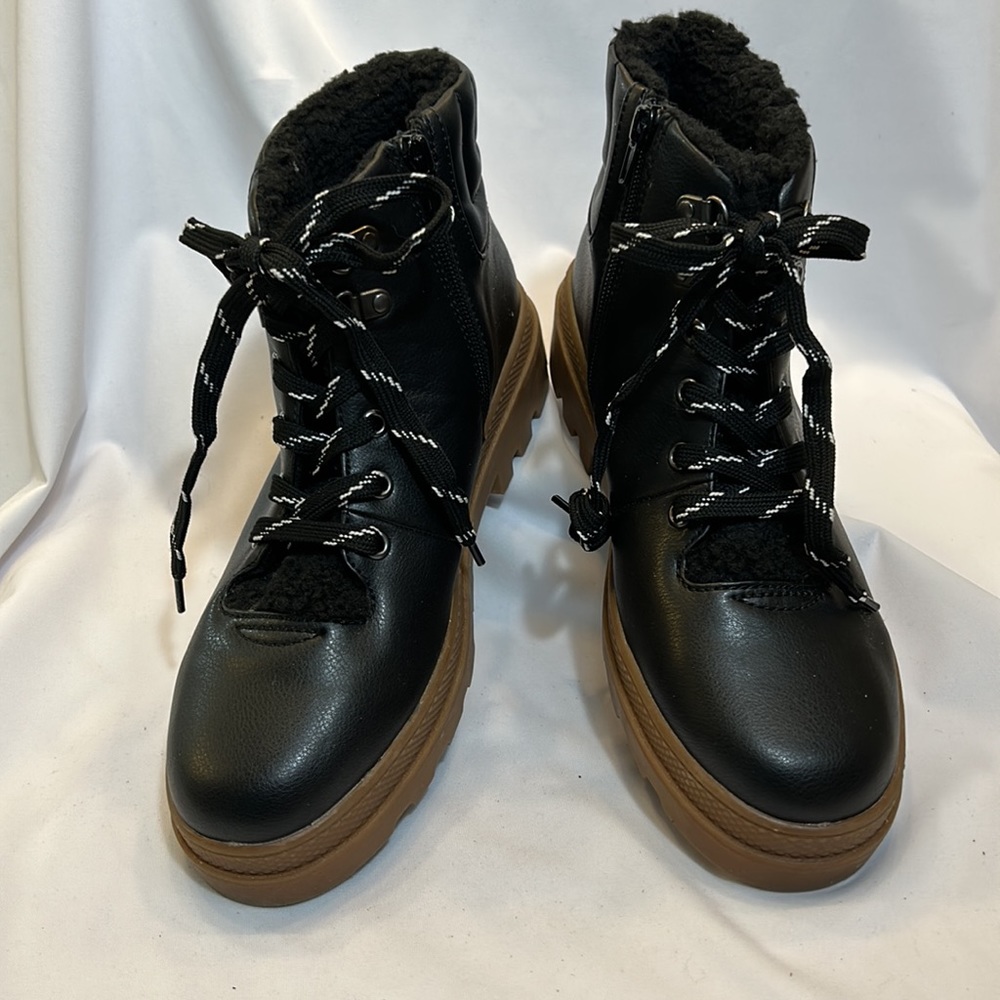 Nordstrom Rack Women Black Chiara Fur Lining Lace Up Booties -Size 9 1/2  NWOB